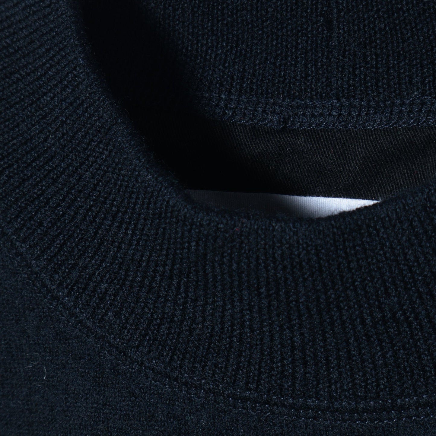 FELTED ROUGH WOOL KNIT