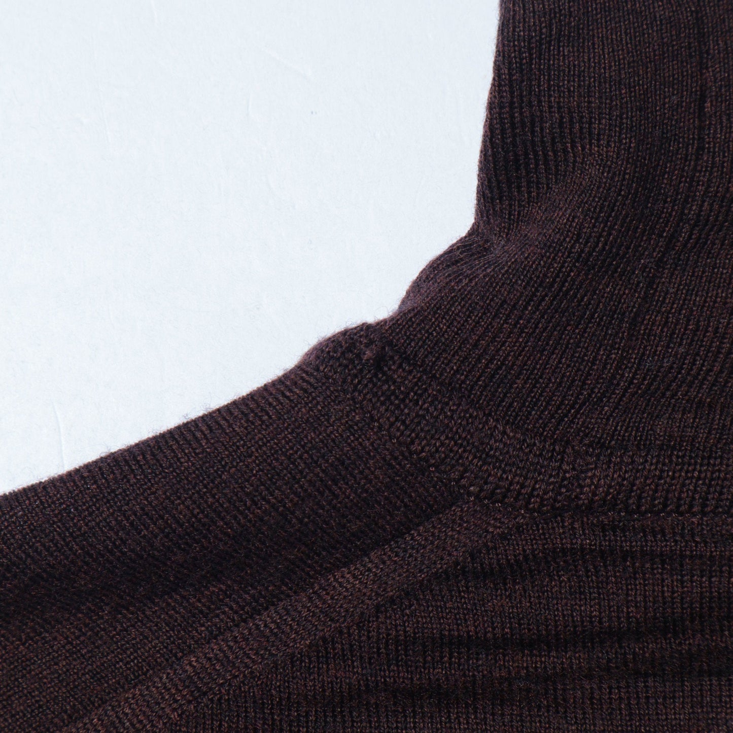 WOOL TURTLE NECK KNIT
