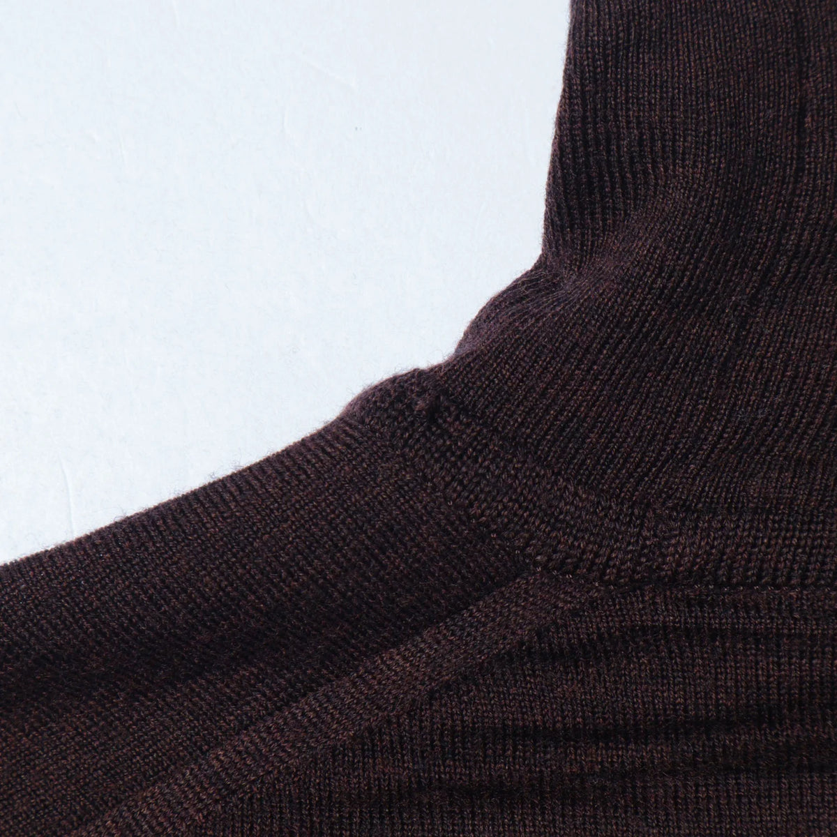 WOOL TURTLE NECK KNIT