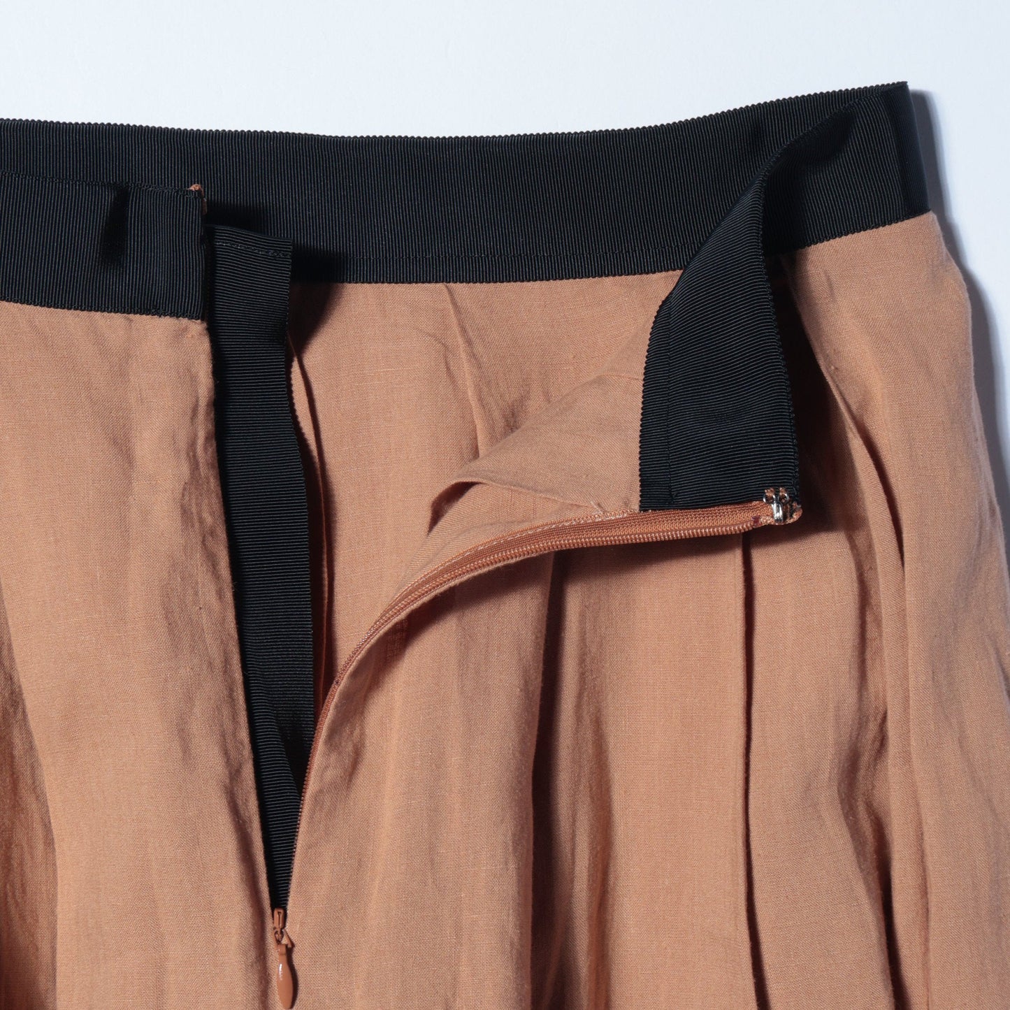 LIGHT LINEN SKIRT