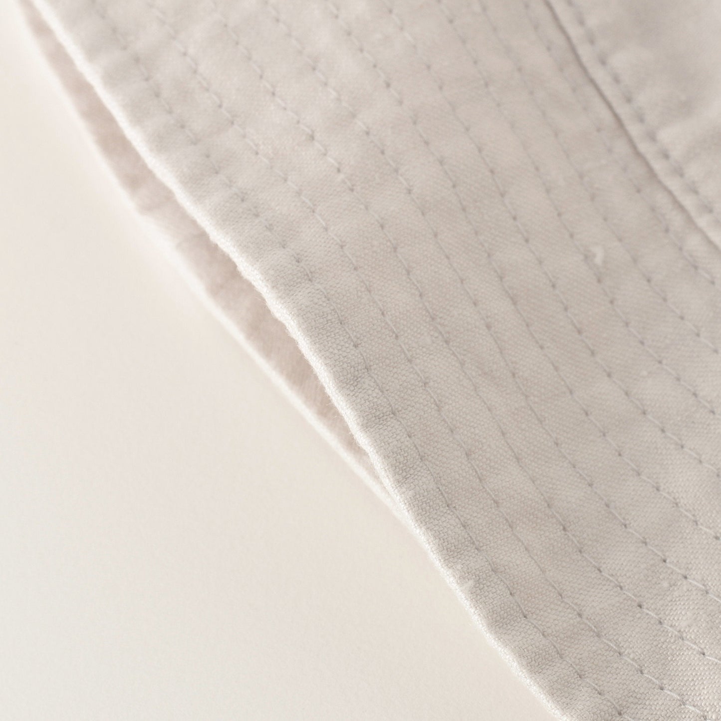 COMPACT LINEN TWILL HAT