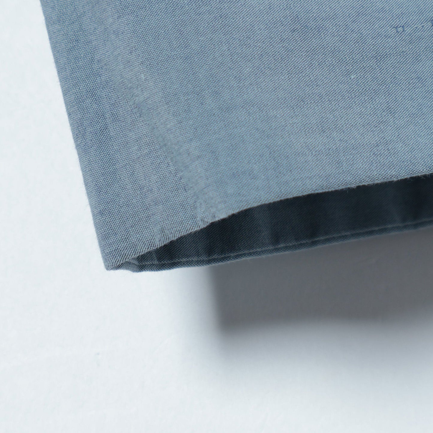 FINE COTTON CHAMBRAY SHIRT