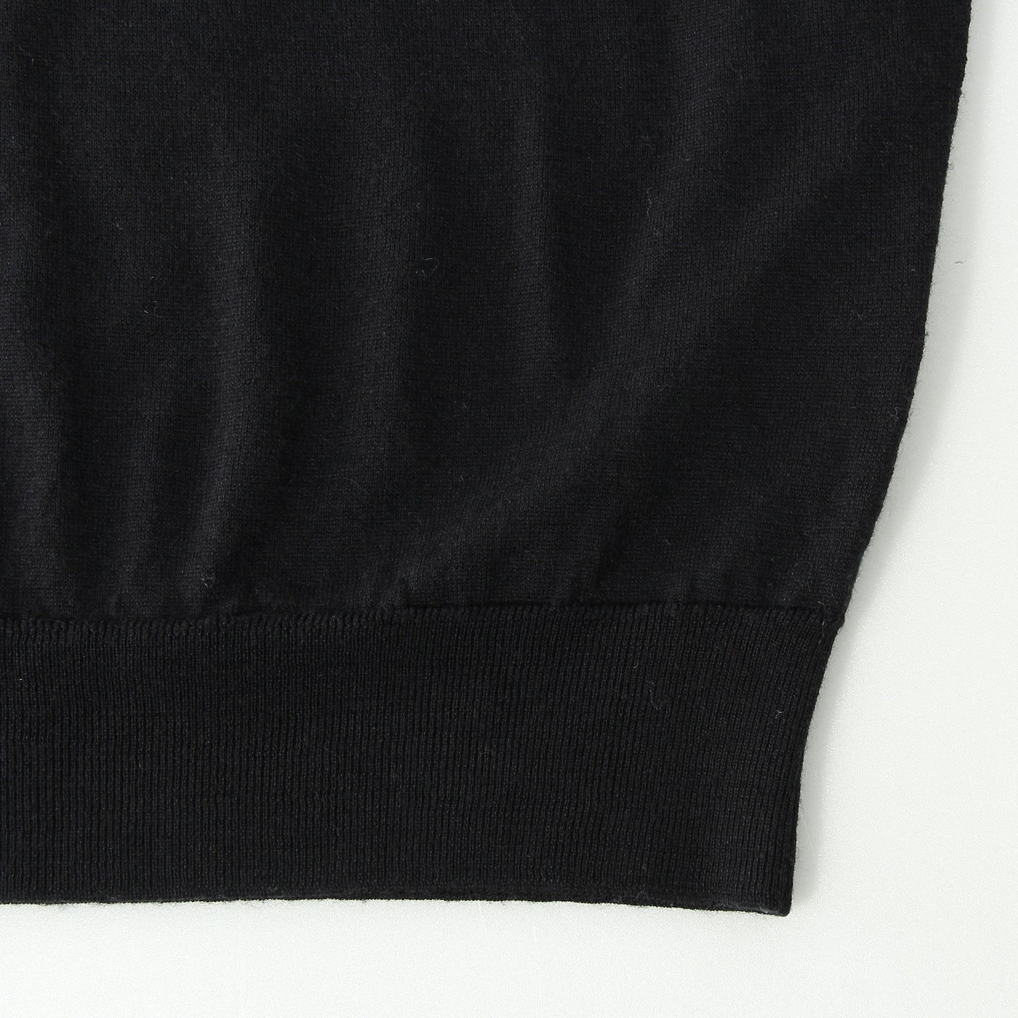 WOOL TURTLE NECK KNIT