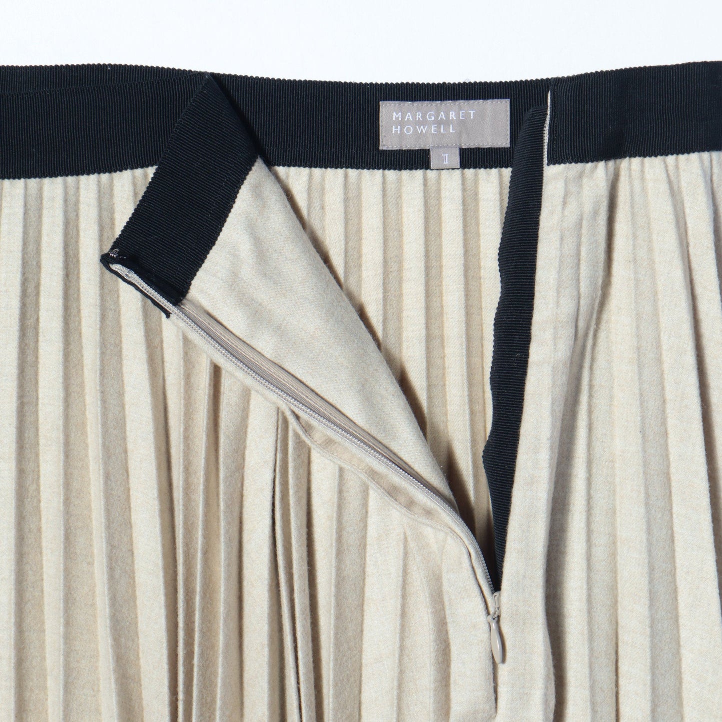 LIGHT FLANNEL SKIRT