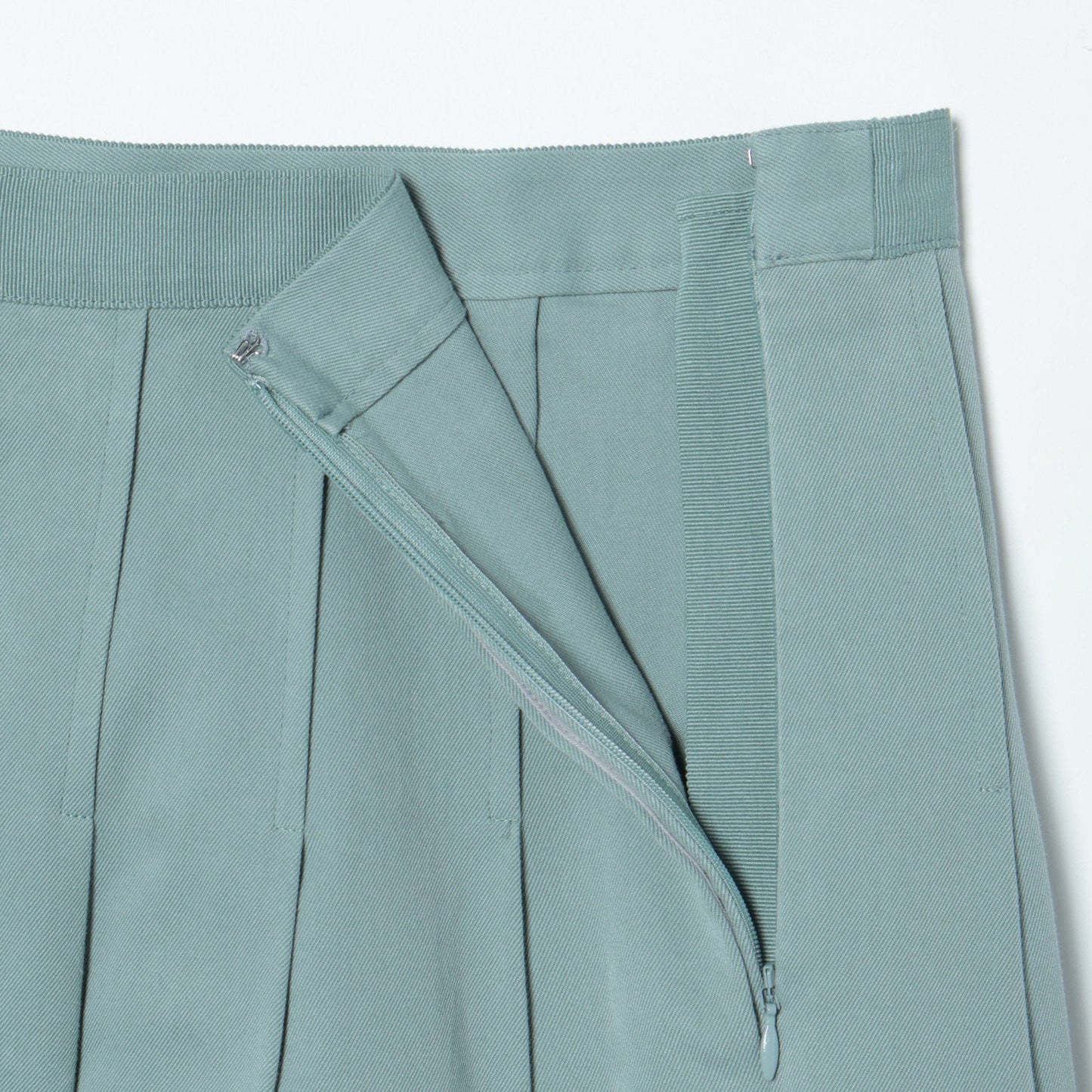 SOFT GABARDINE SKIRT