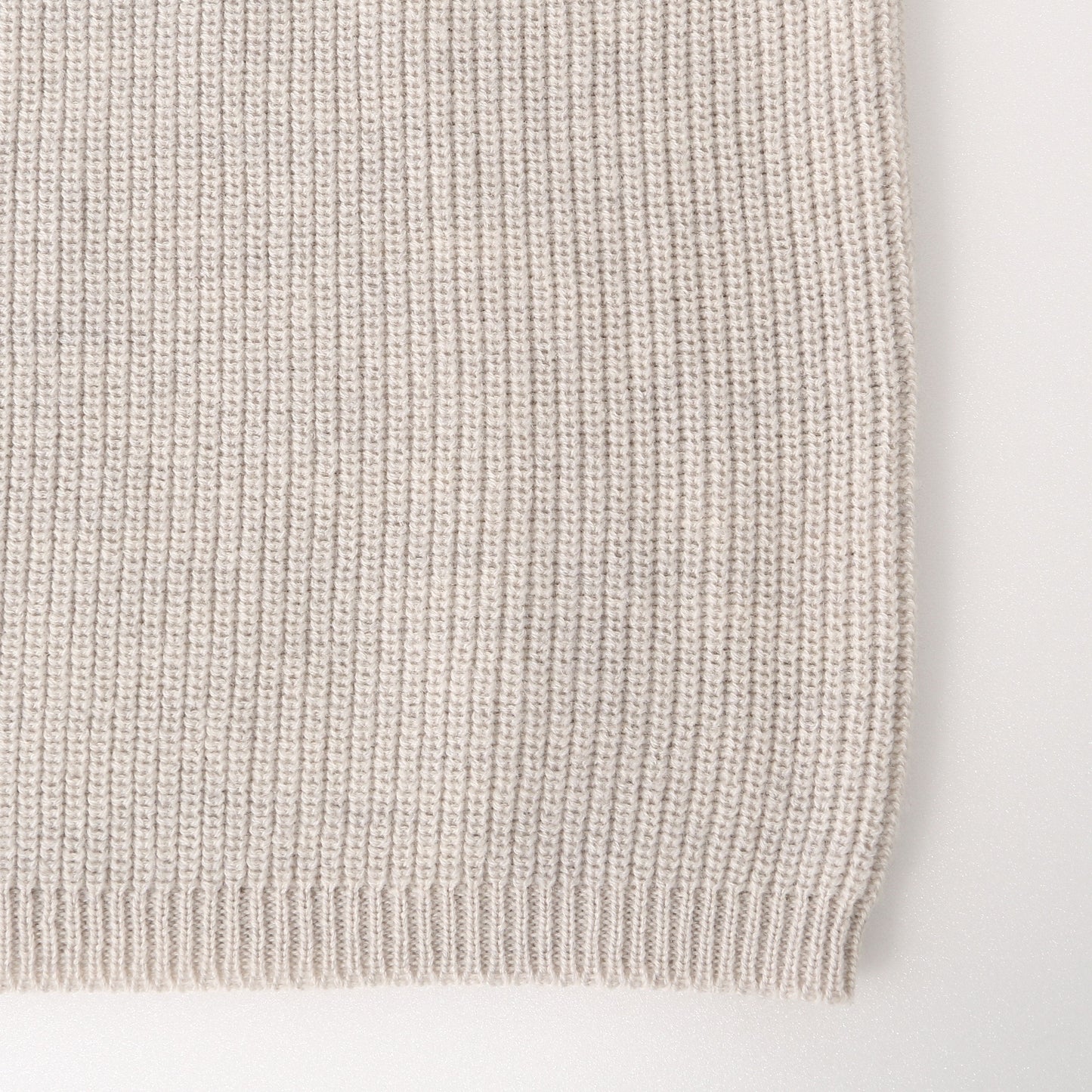 LIGHTWEIGHT WOOL KNIT