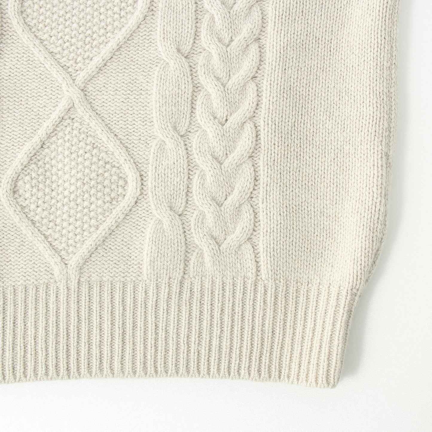 CABLE KNIT