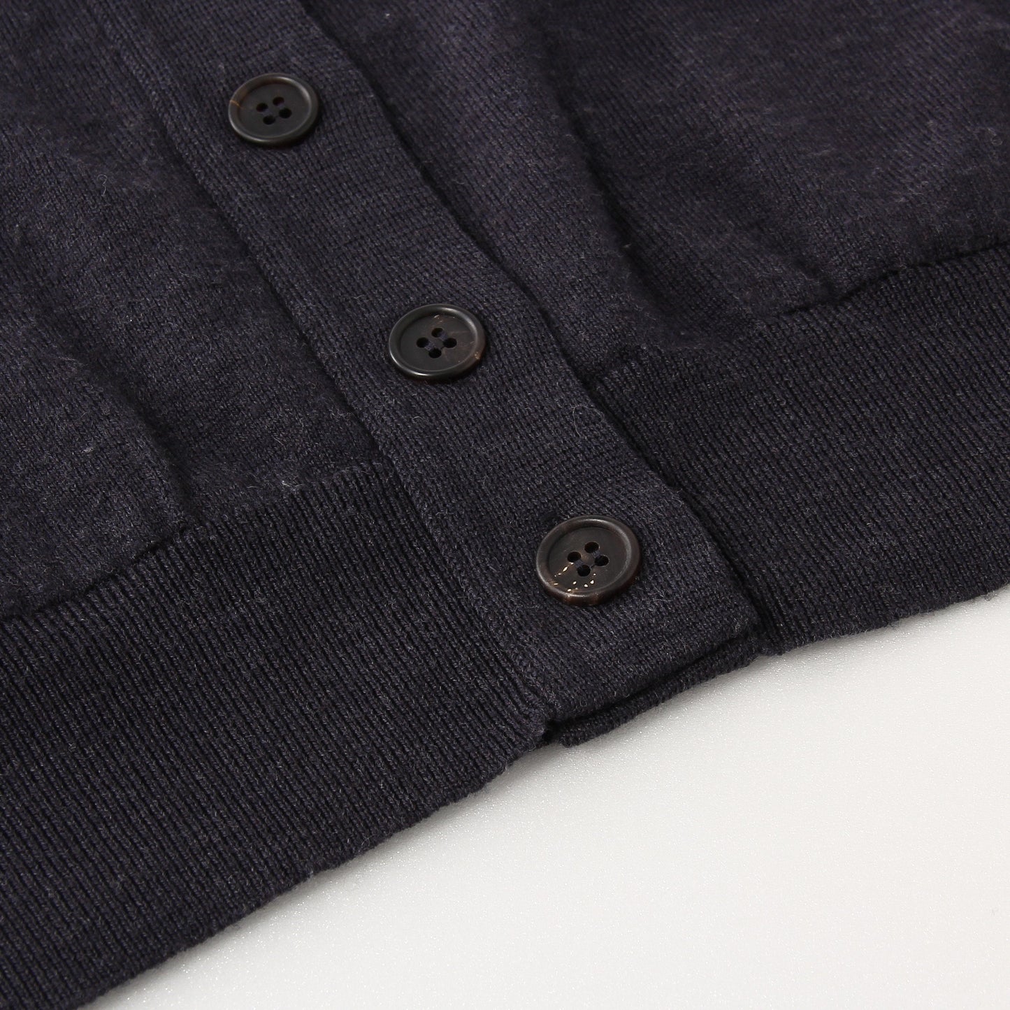 MERINO V NECK CARDIGAN KNIT