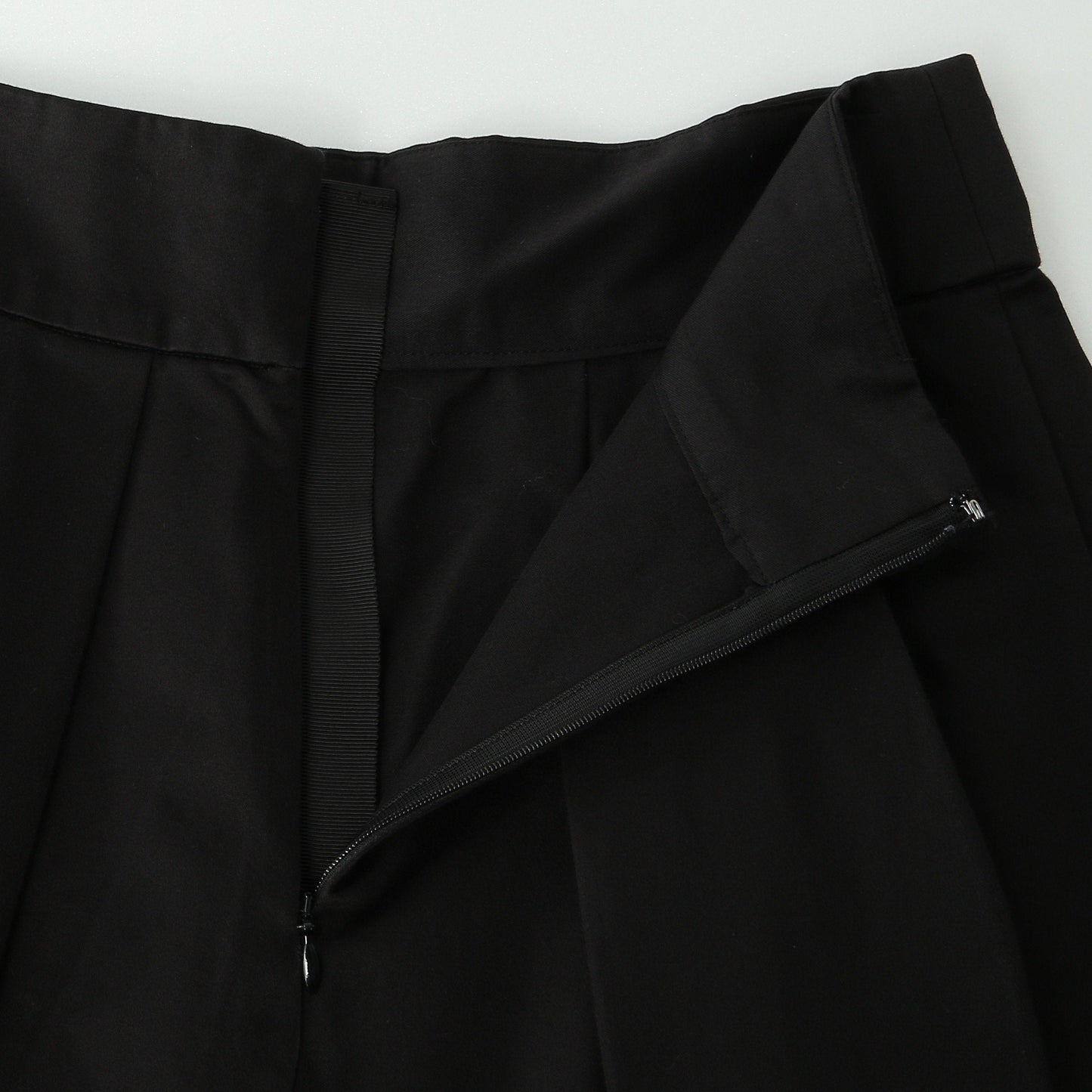 WASHED COTTON SATEEN SKIRT