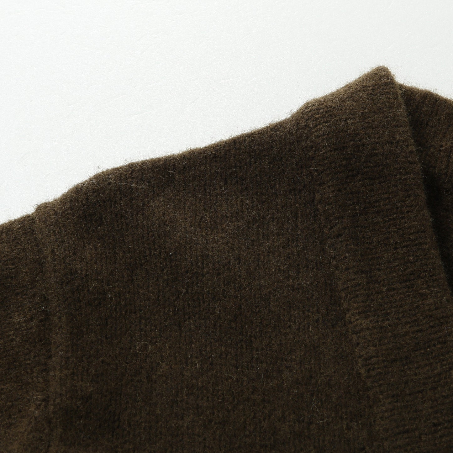 LIGHT SOFT WOOL KNIT