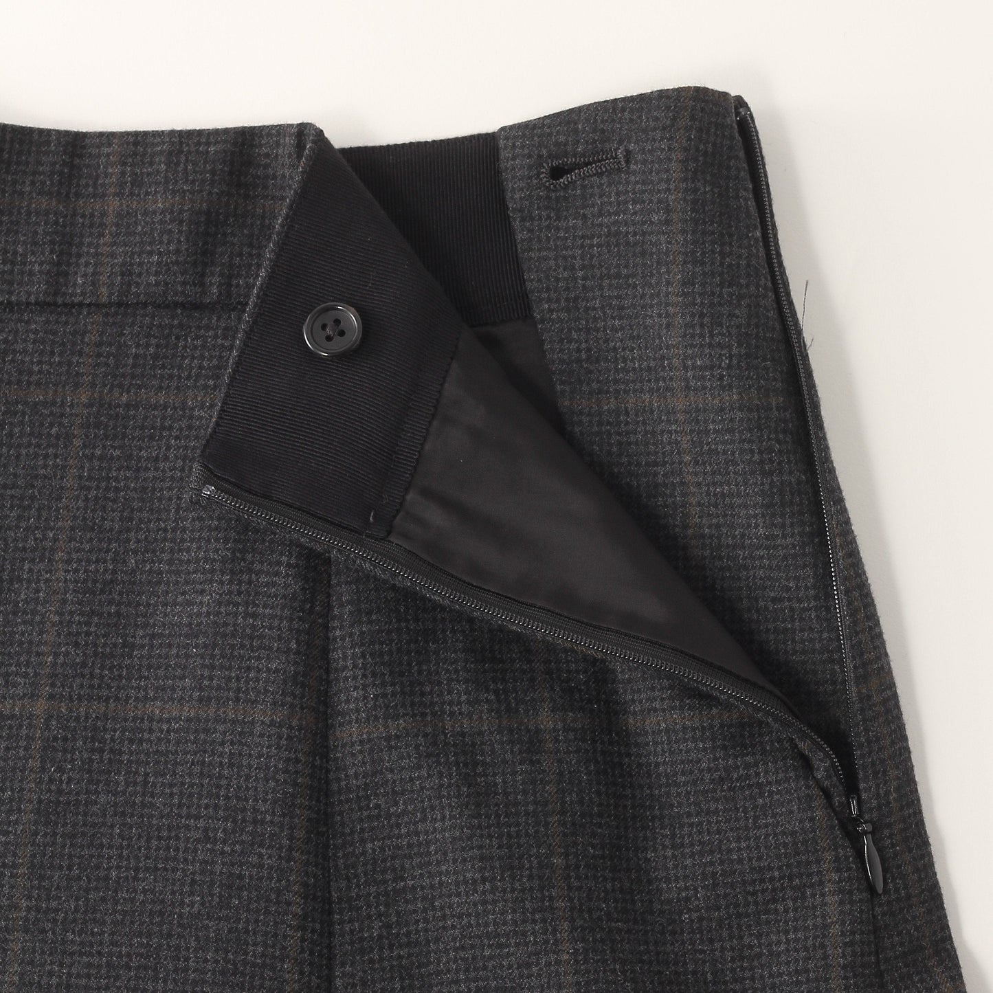 FINE WOOL FLANNEL SKIRT