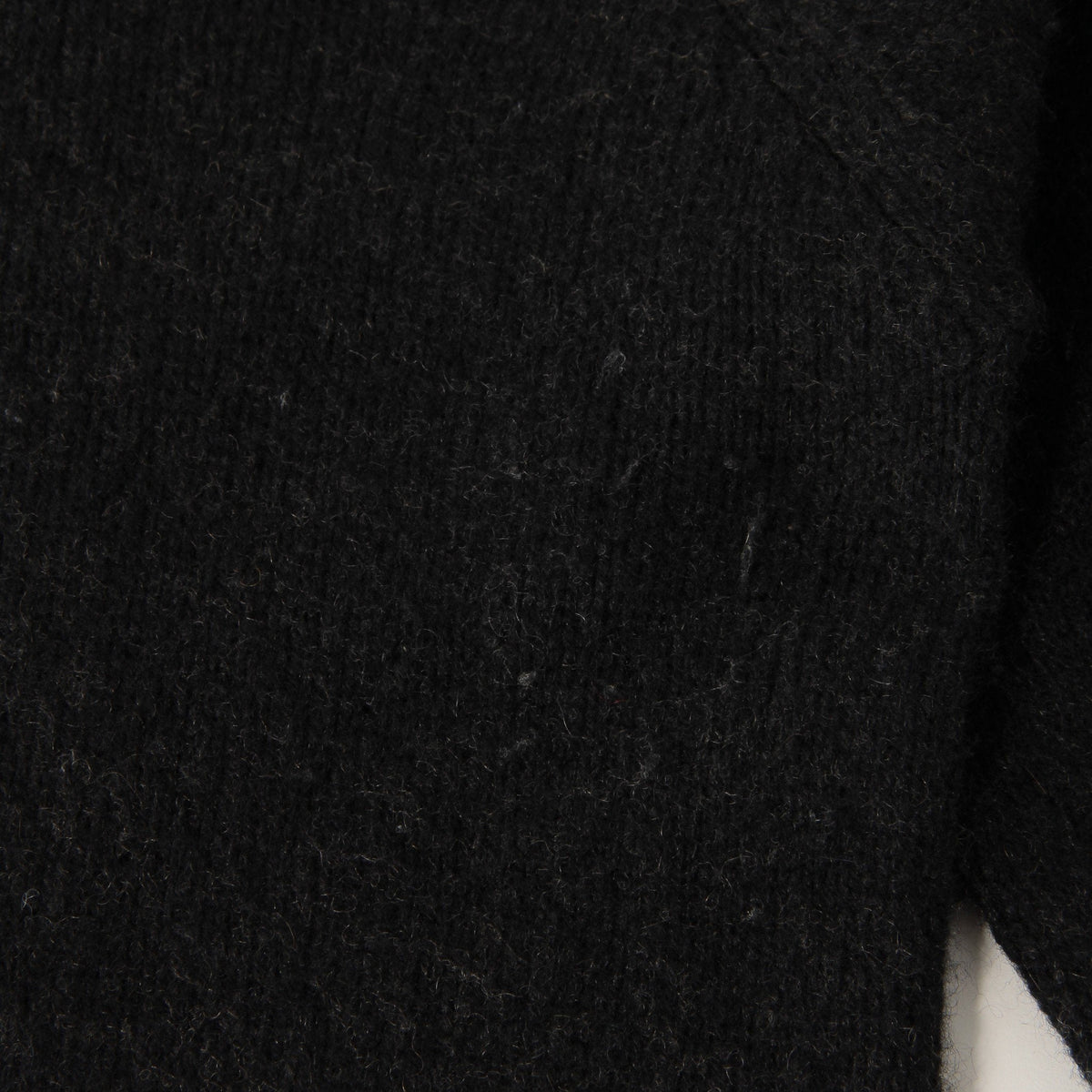WIDE ROLL NECK KNIT